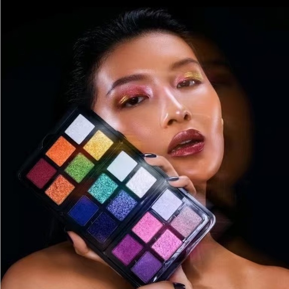 Danessa Myricks Beauty Lightwork Volume VI Freedom Palette - Picture 2 of 12